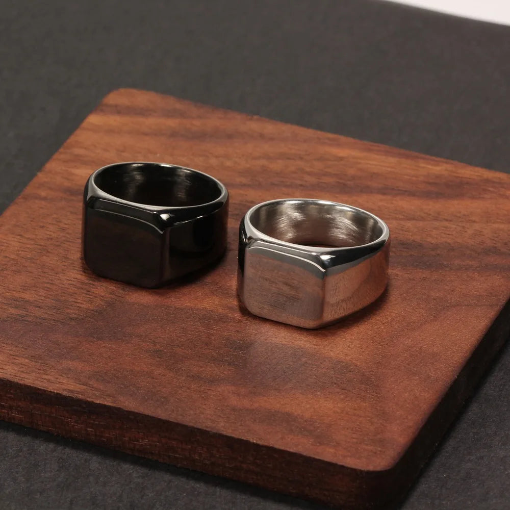 The Kensington Square Signet Ring